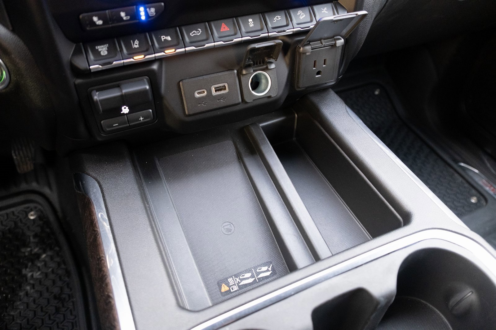 Used 2023 GMC Sierra 3500 Denali image 5