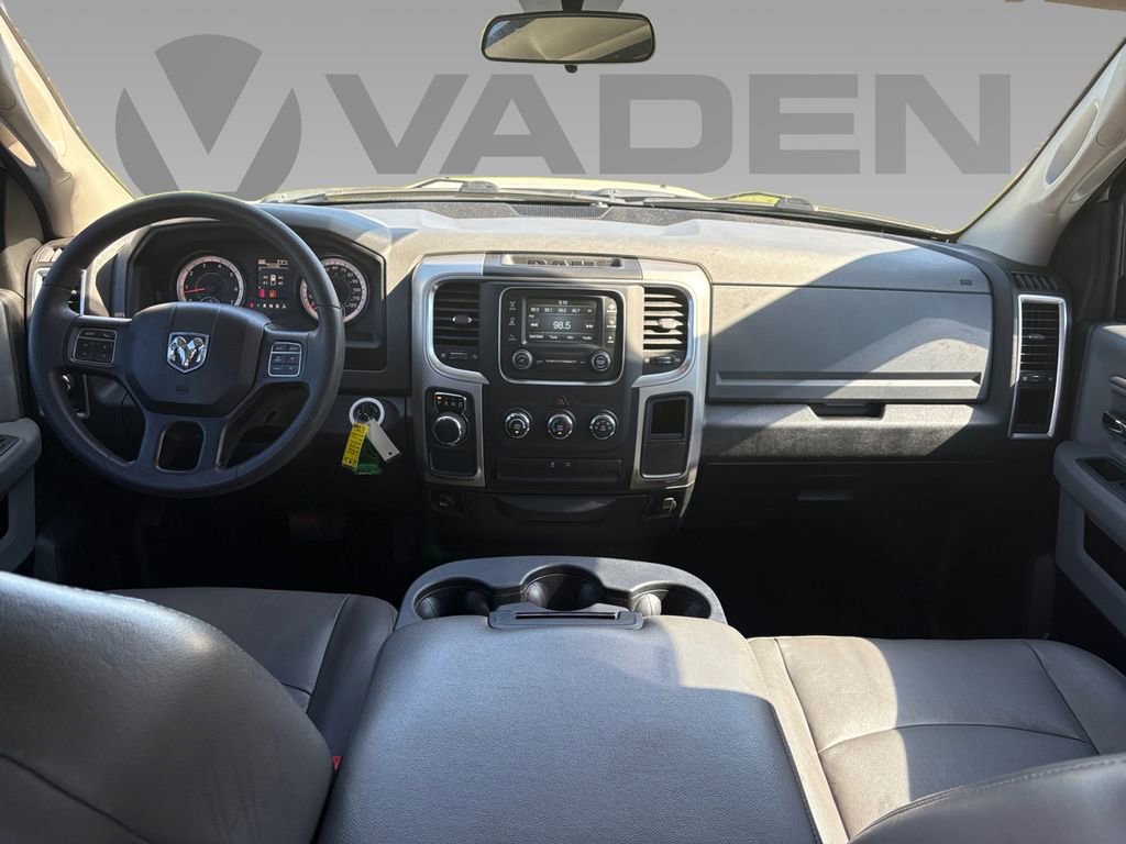 Used 2020 RAM 1500 Classic SLT image 2