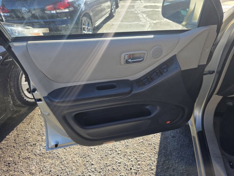 Used 2003 Toyota Highlander Limited image 8