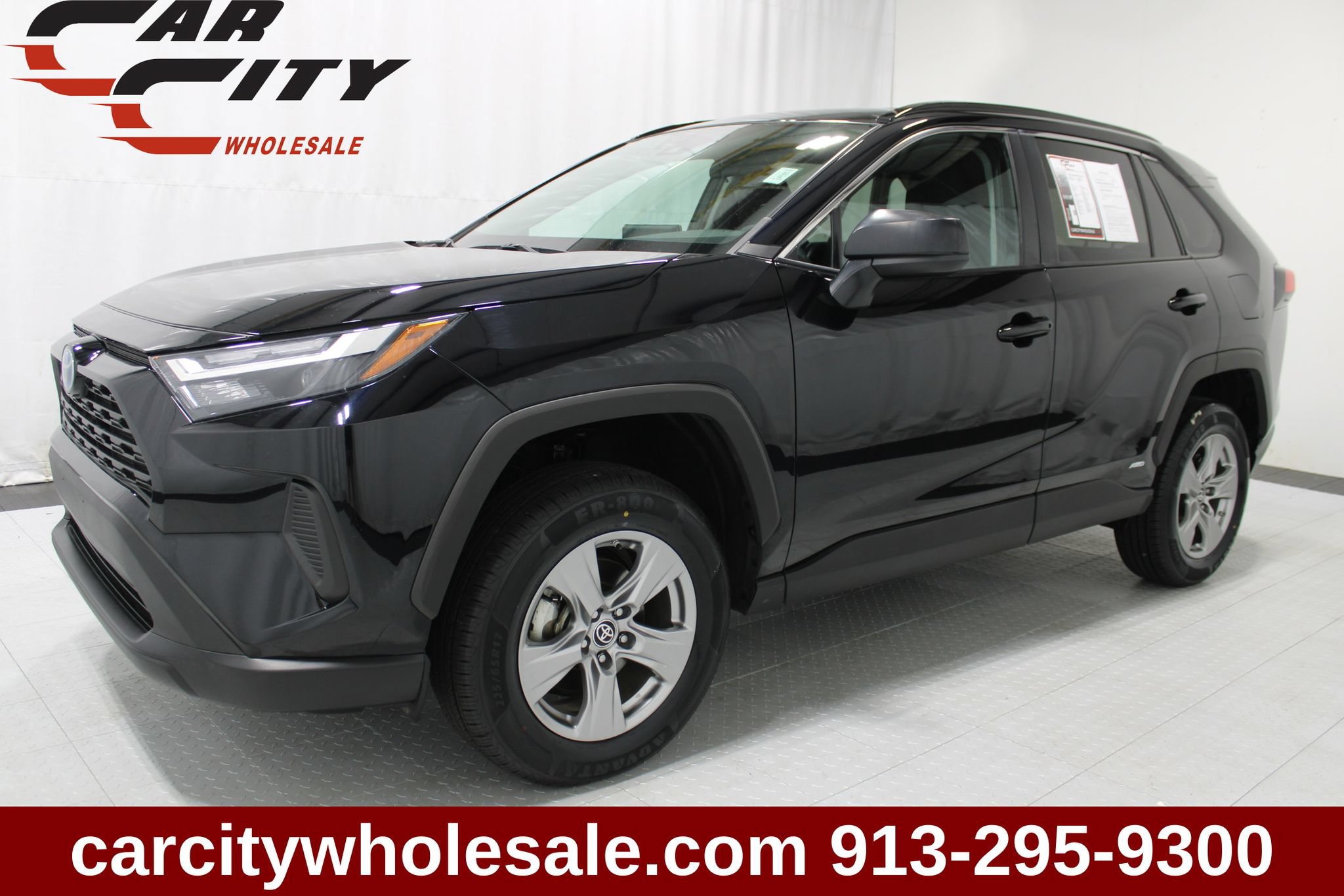 Used 2024 Toyota RAV4 LE AWD/4WD image 1
