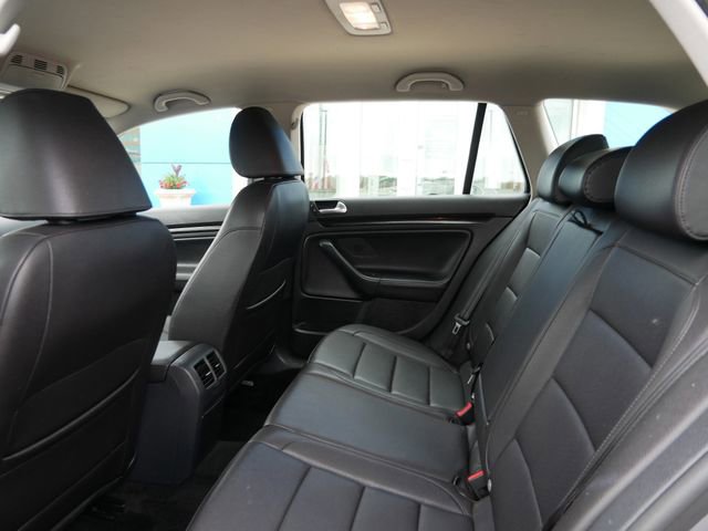 Used 2011 Volkswagen Jetta TDI FWD image 8