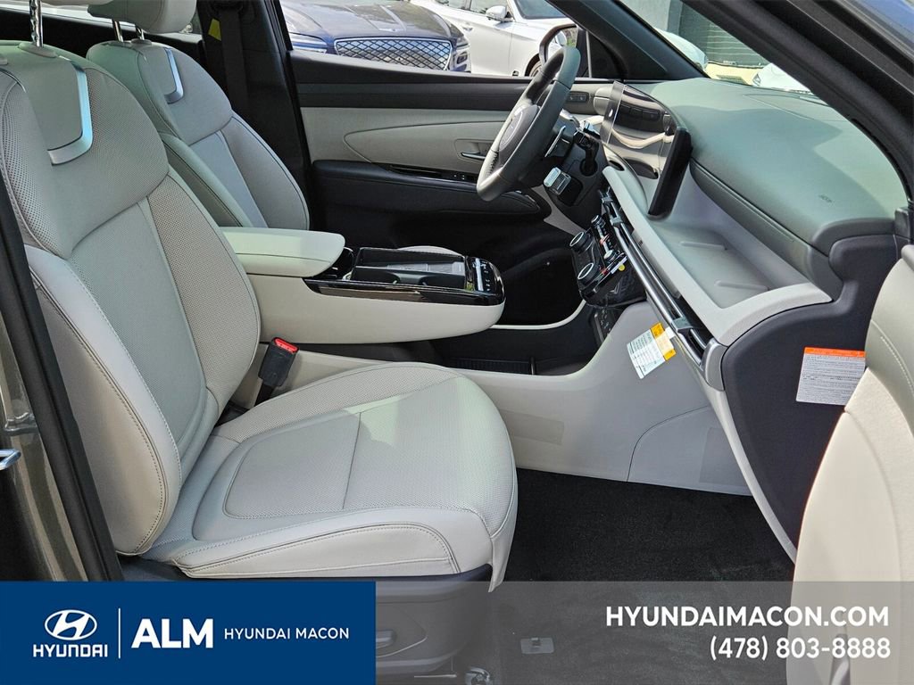 New 2025 Hyundai Tucson Limited image 18