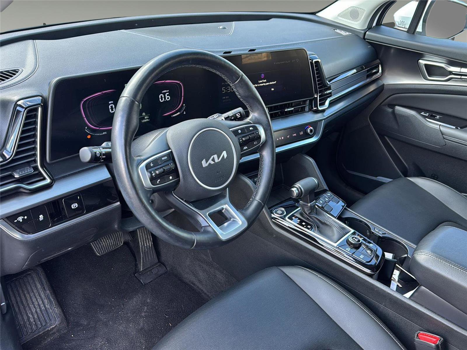 Used 2023 Kia Sportage EX image 11