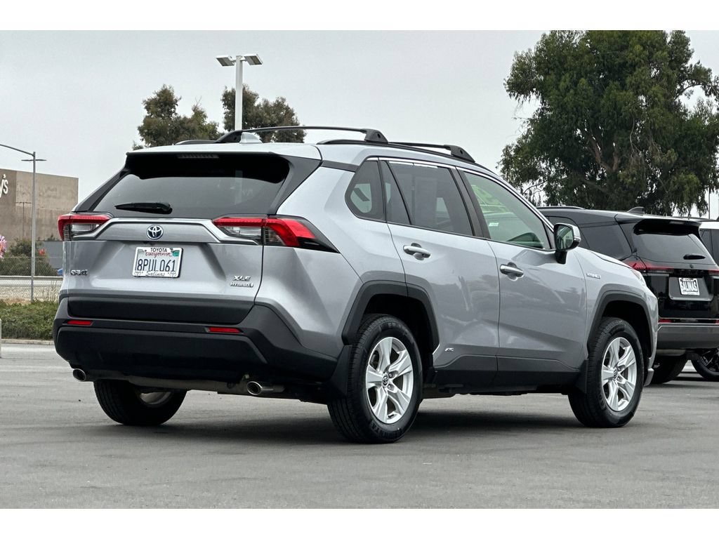Certified 2020 Toyota RAV4 XLE w/ Convenience Package AWD/4WD image 4