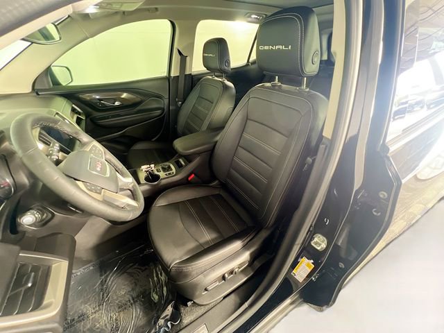 Used 2024 GMC Terrain Denali w/ Denali Premium Package image 10
