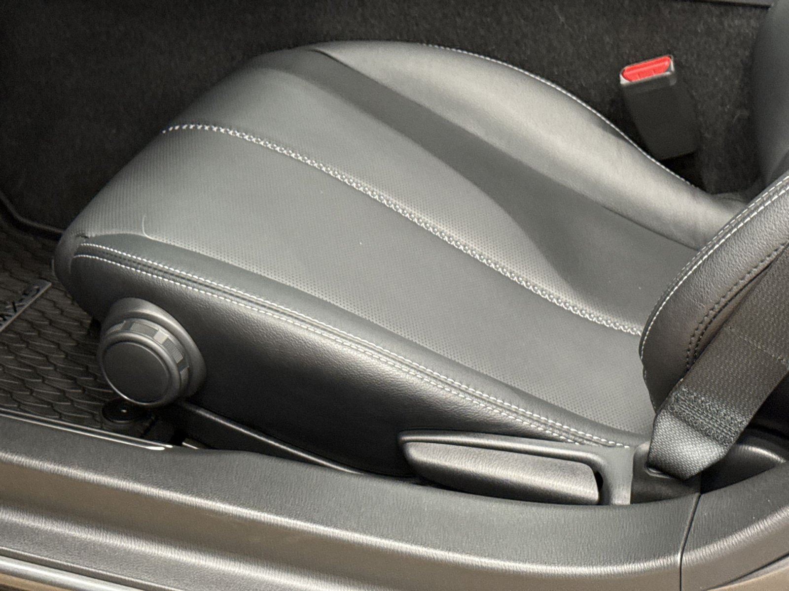 Used 2024 MAZDA MX-5 Miata Grand Touring w/ Weather Package RWD image 15