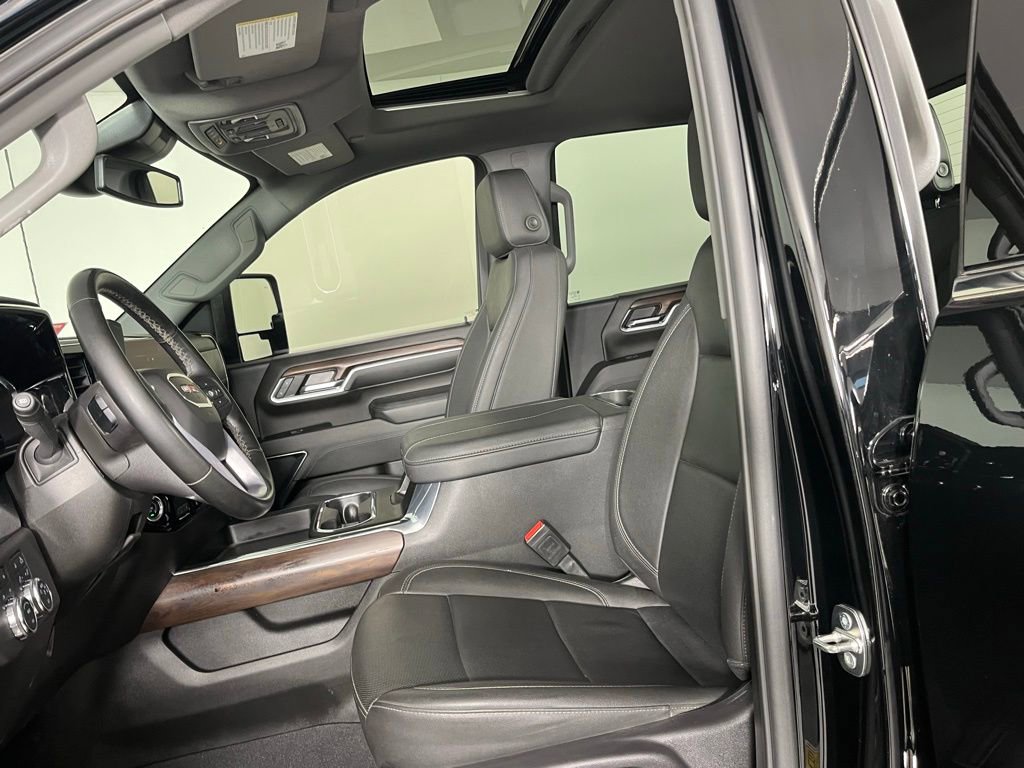 Used 2024 GMC Sierra 2500 SLT w/ SLT Premium Package image 22