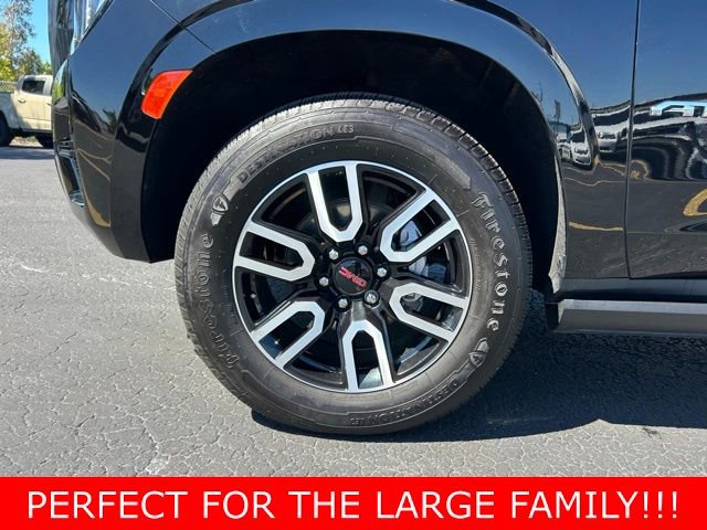 Used 2023 GMC Yukon AT4 w/ AT4 Premium Package AWD/4WD image 9