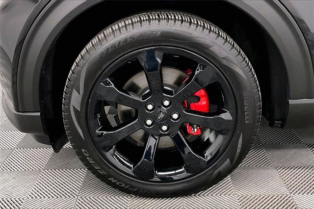 Used 2023 Ford Explorer ST w/ Technology Package image 9