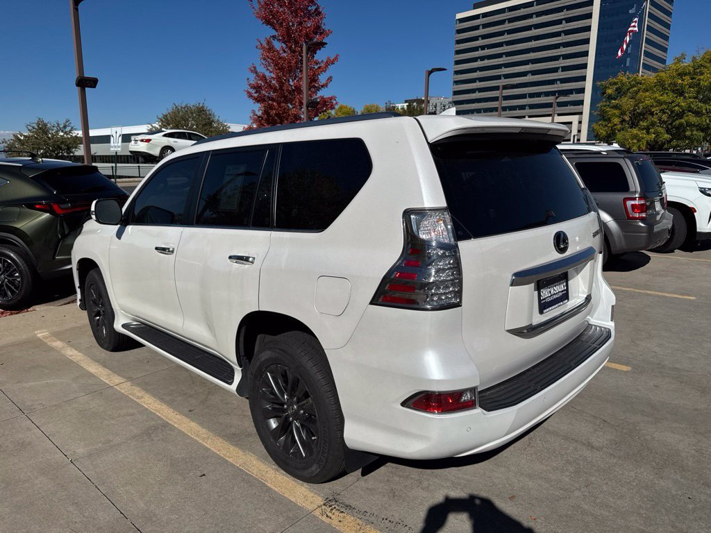 Used 2023 Lexus GX 460 Premium w/ Premium Package AWD/4WD image 4
