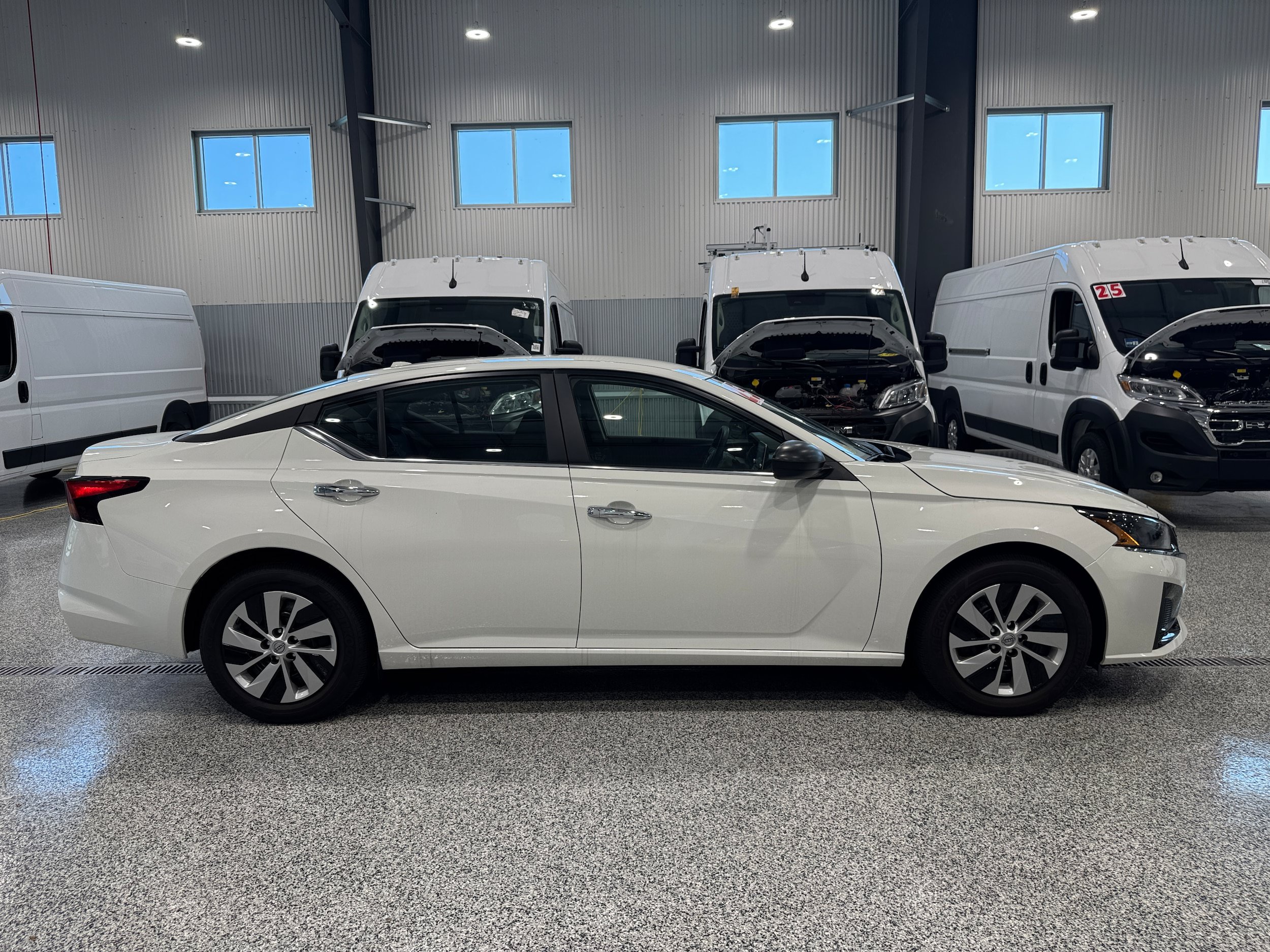 Used 2025 Nissan Altima 2.5 S FWD image 3