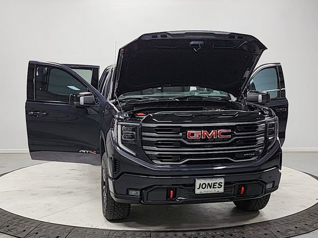 Used 2025 GMC Sierra 1500 AT4 w/ Technology Package AWD/4WD image 10