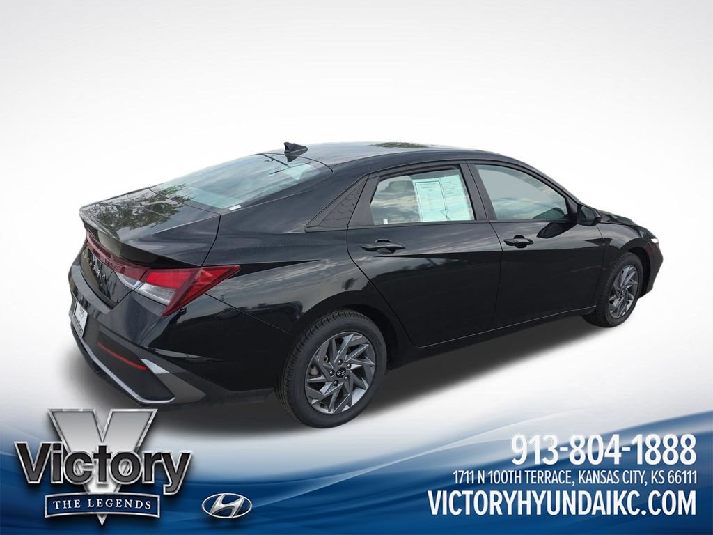 Used 2024 Hyundai Elantra SEL FWD image 5