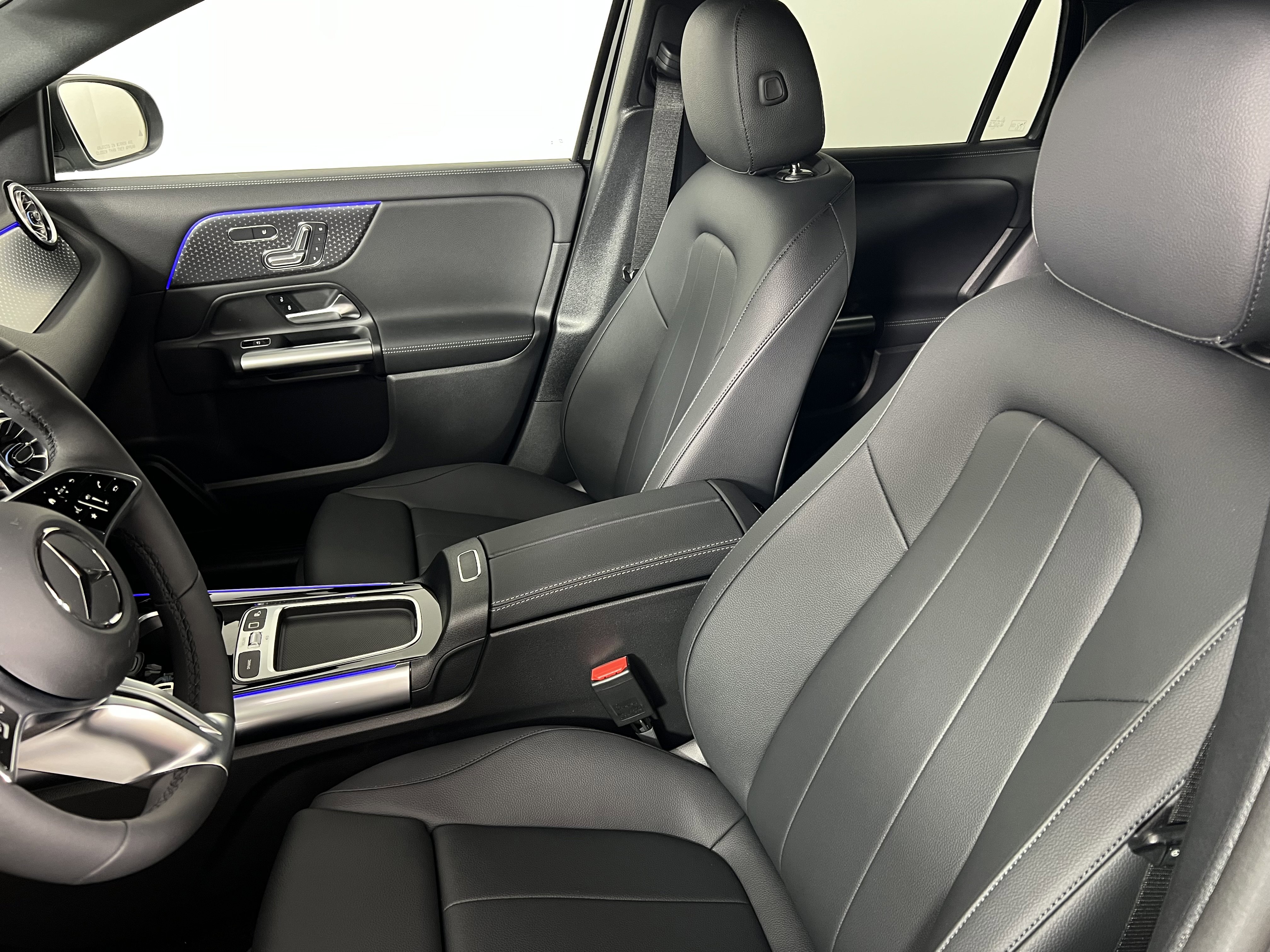 New 2025 Mercedes-Benz GLA 250 4MATIC image 17