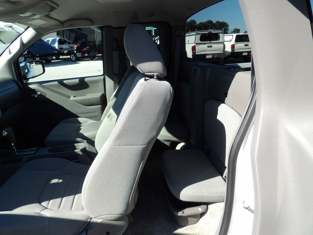 Used 2018 Nissan Frontier S RWD image 28
