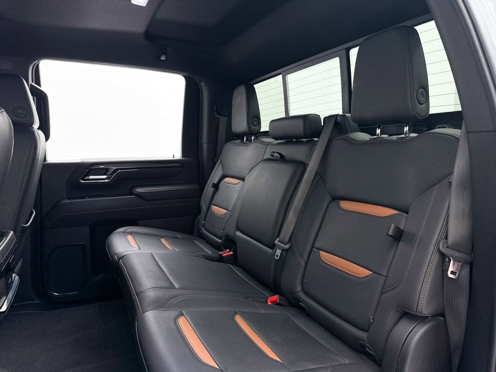 Used 2025 GMC Sierra 2500 AT4 w/ Technology Package image 30