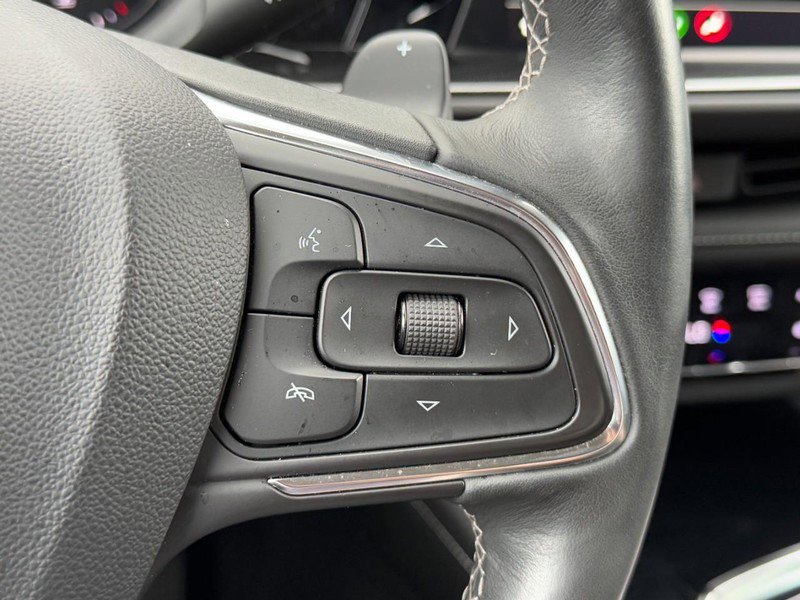 Used 2023 Buick Envision Essence image 18