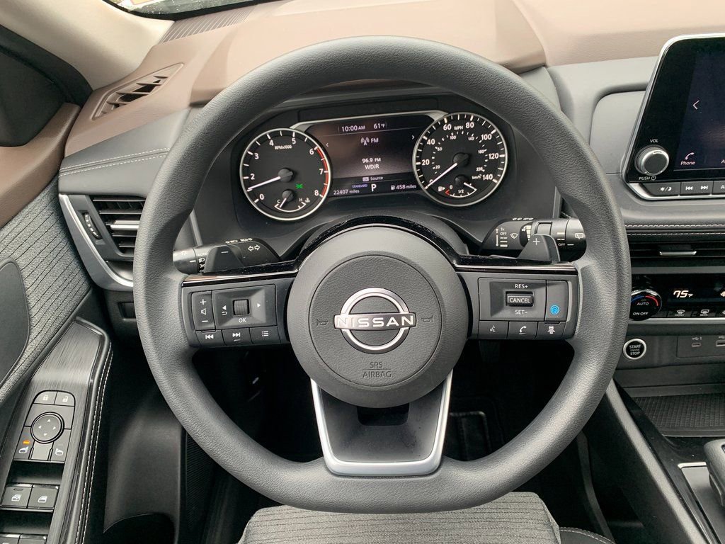 Used 2023 Nissan Rogue SV image 11