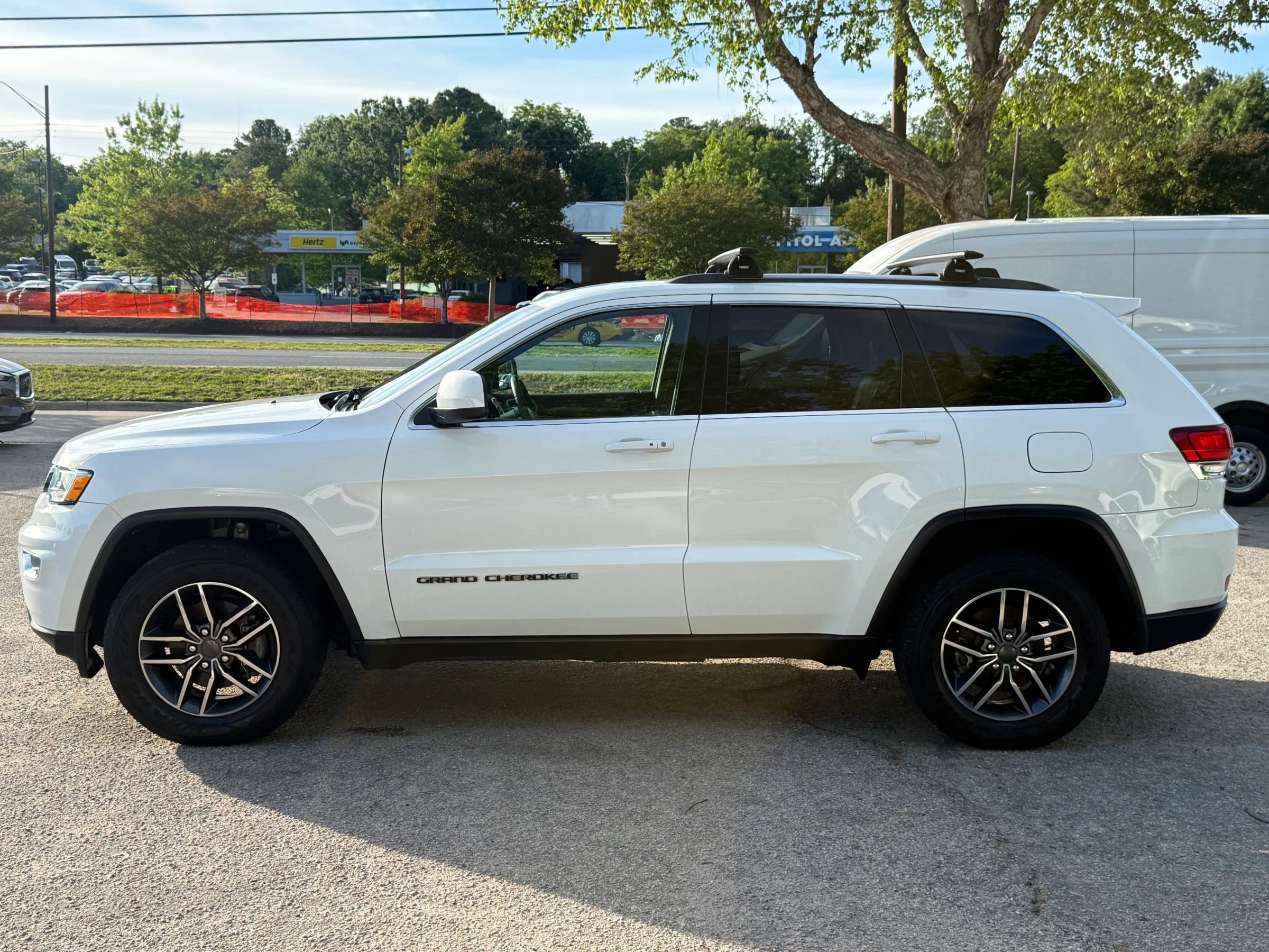 Used 2020 Jeep Grand Cherokee Laredo w/ Laredo X Package AWD/4WD image 8