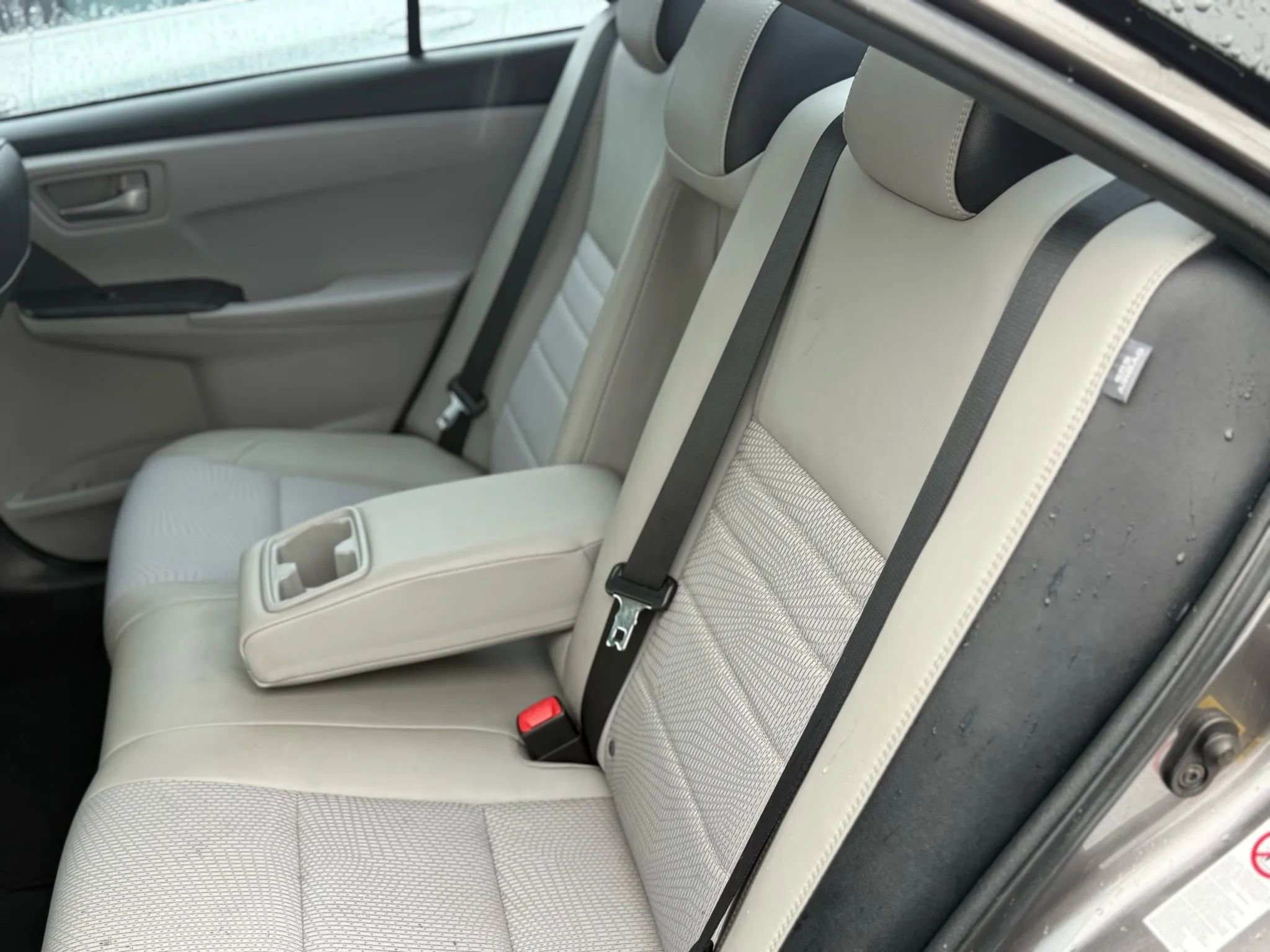 Used 2017 Toyota Camry SE image 21