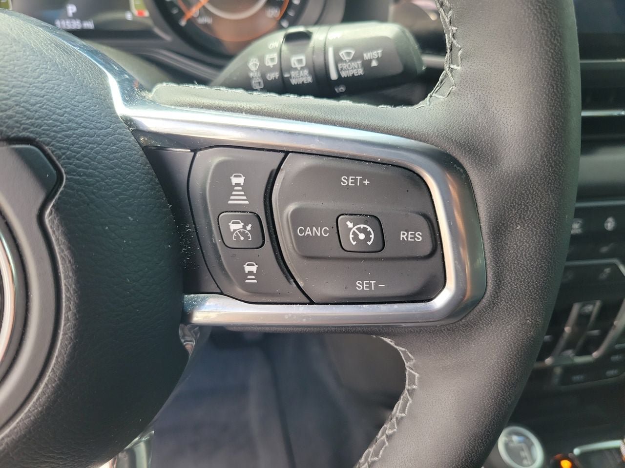 Used 2025 Jeep Wrangler Unlimited Sahara AWD/4WD image 18