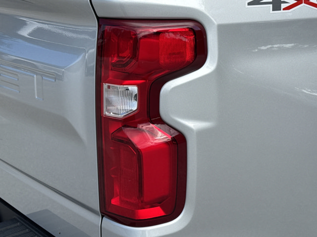 Used 2022 Chevrolet Silverado 1500 LTZ w/ Safety Package II AWD/4WD image 9