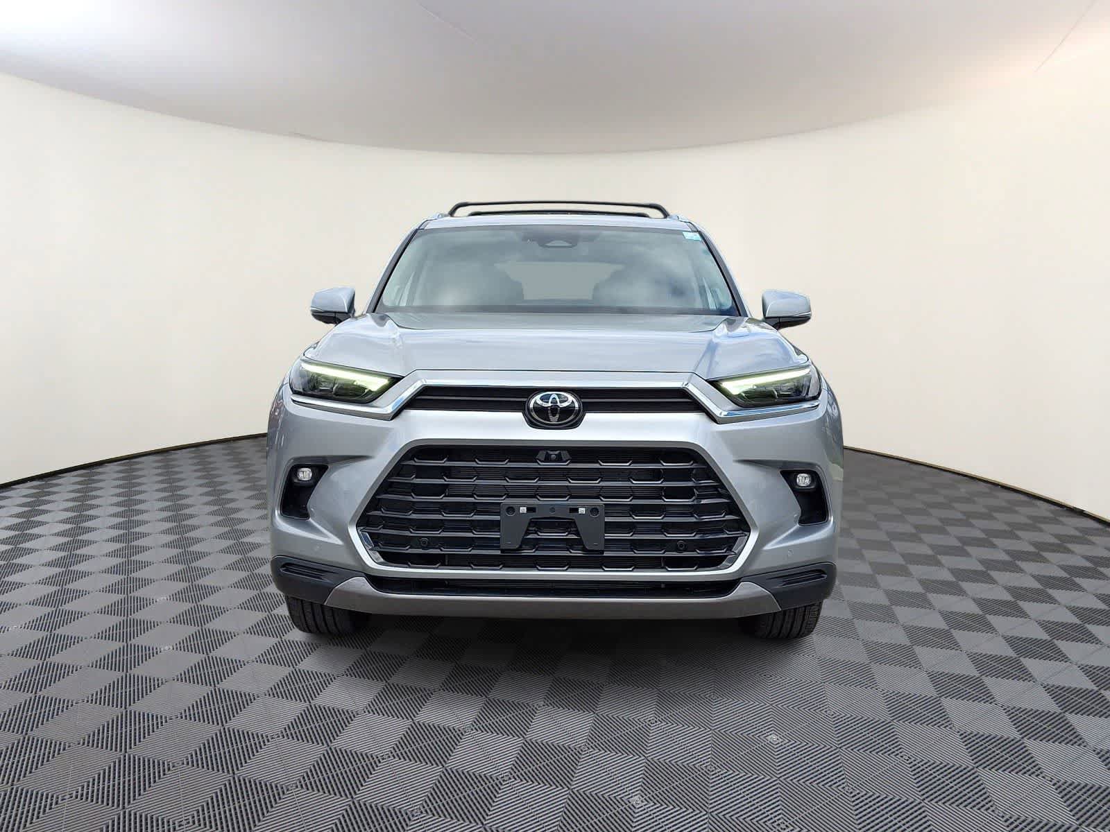 Certified 2024 Toyota Grand Highlander AWD image 3