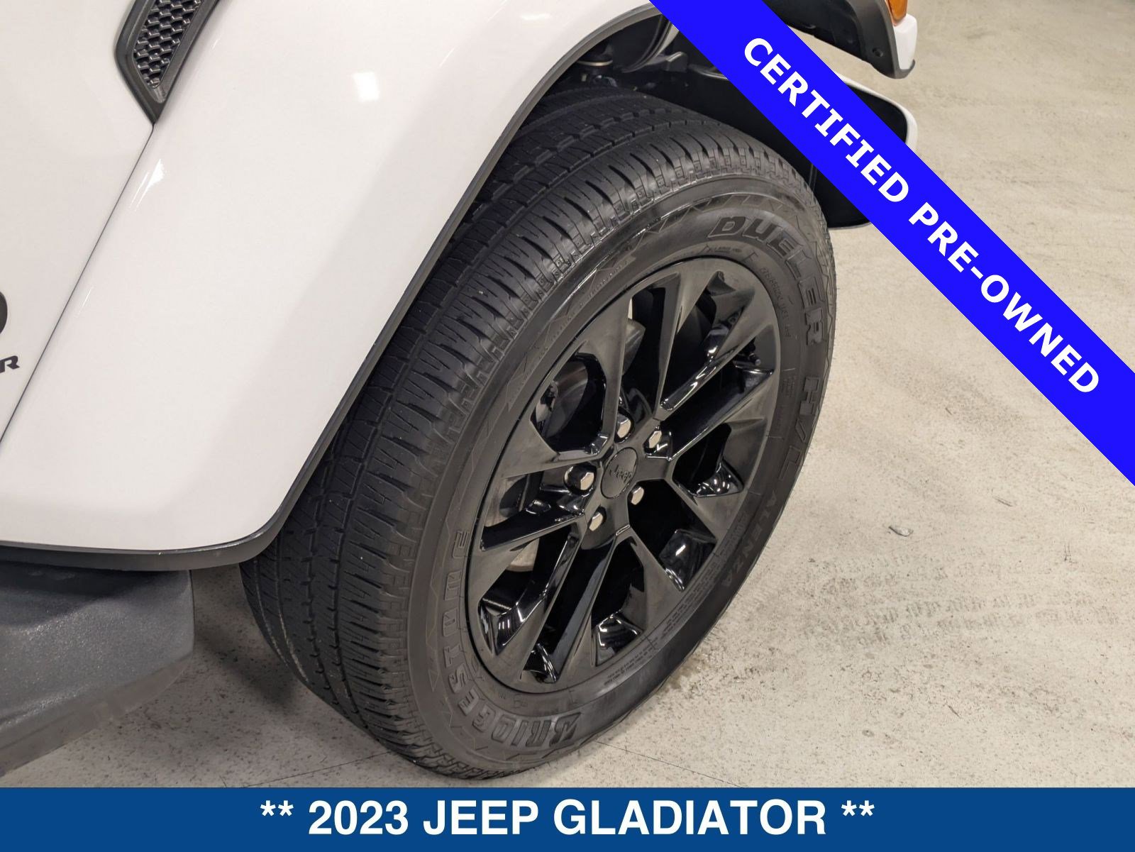 Used 2023 Jeep Gladiator Overland image 12