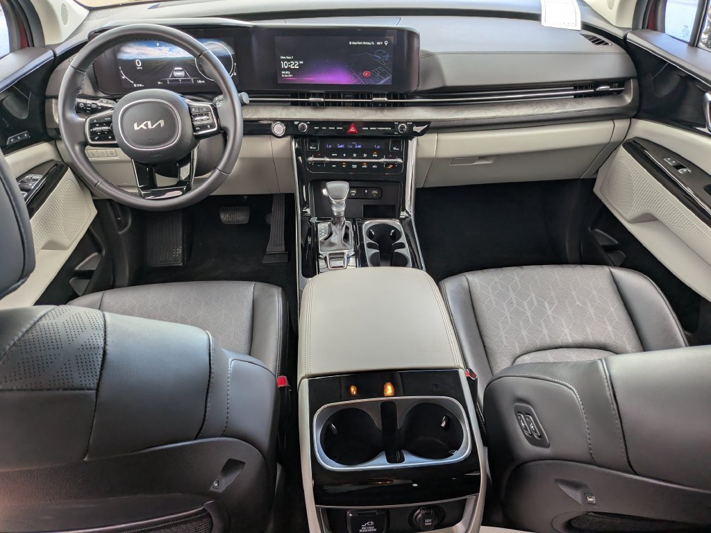 Certified 2024 Kia Carnival SX FWD image 15