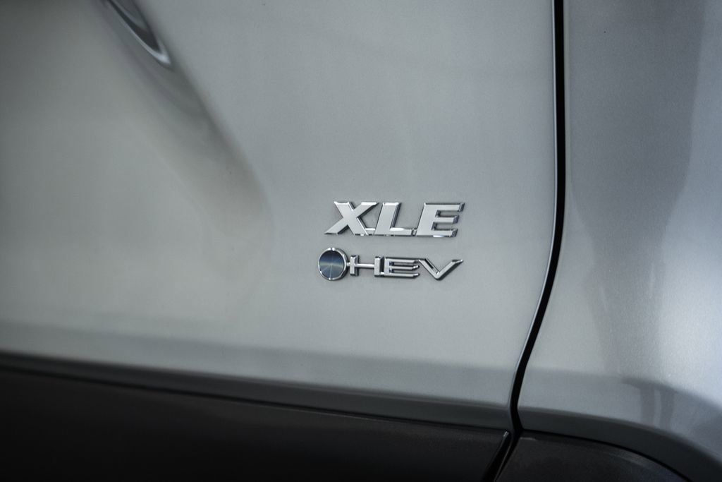 Used 2025 Toyota RAV4 XLE AWD/4WD image 7