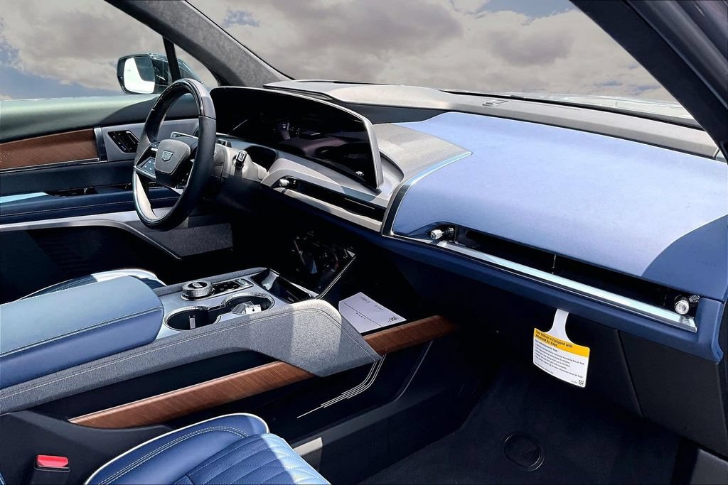 Certified 2026 Cadillac Vistiq Premium Luxury AWD/4WD image 27