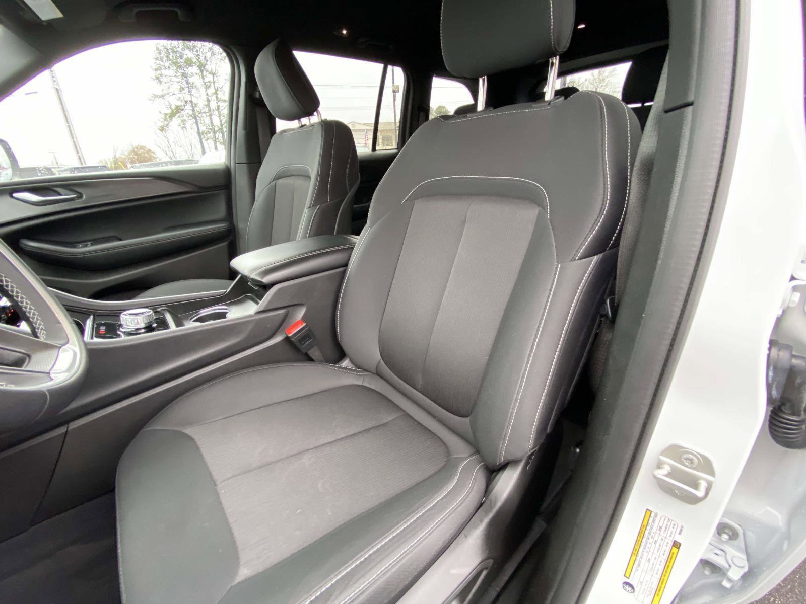 Certified 2024 Jeep Grand Cherokee Laredo image 14