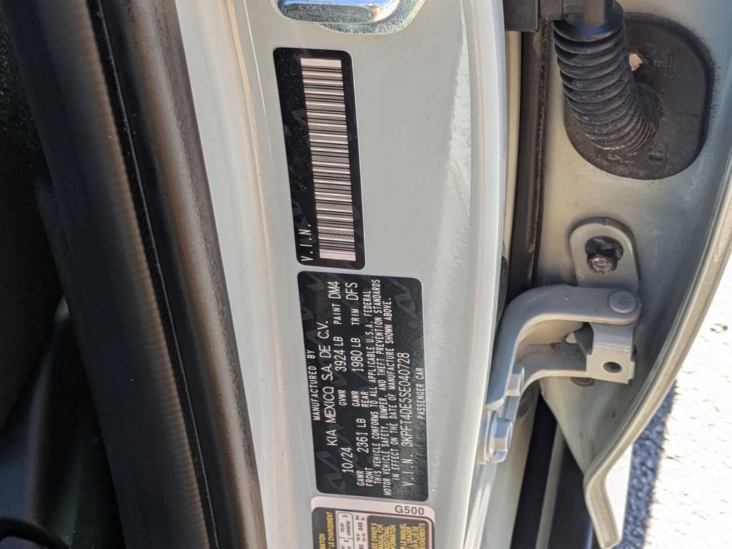 Used 2025 Kia K4 LXS image 31