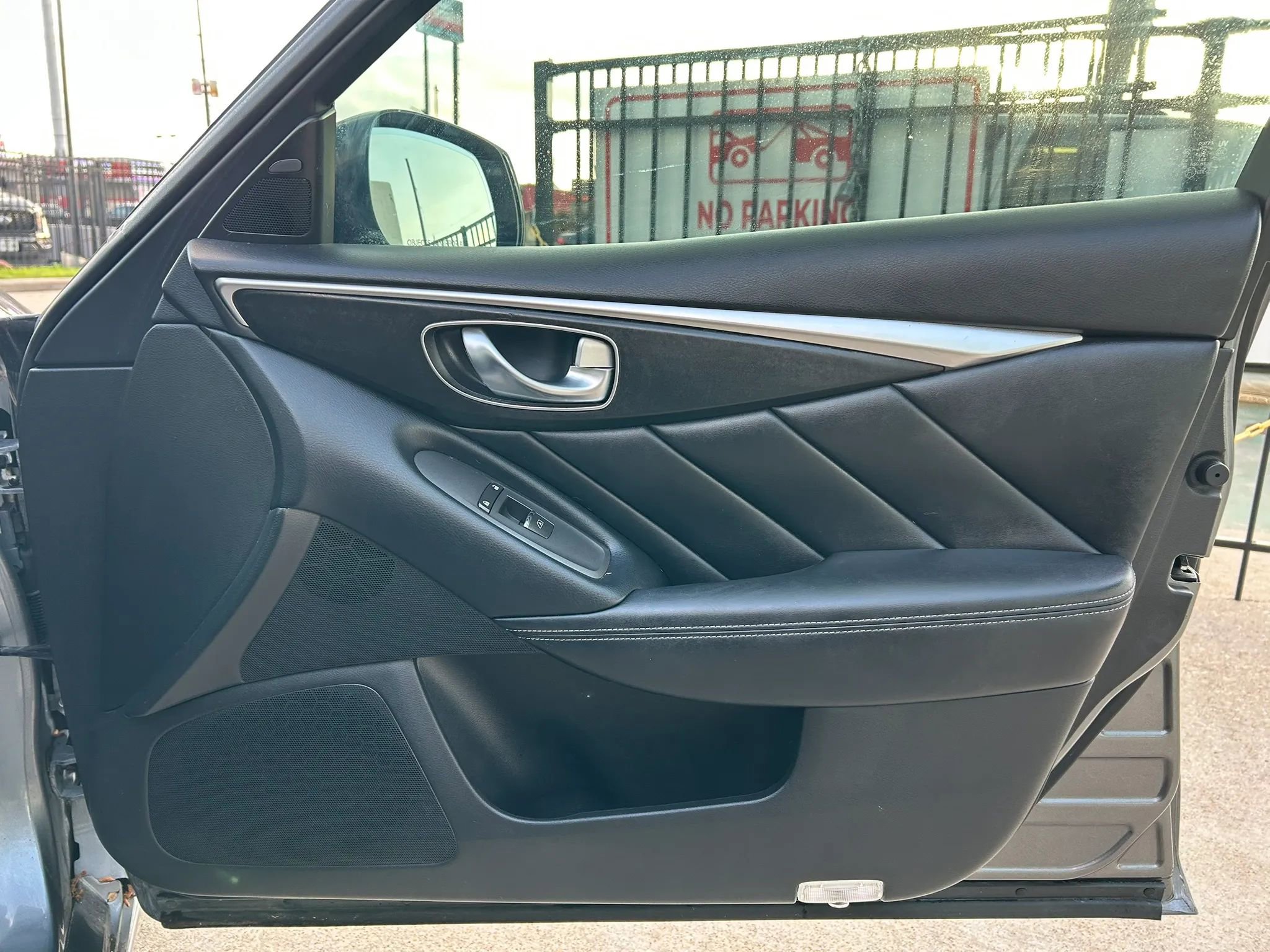 Used 2014 INFINITI Q50 Premium w/ Technology Package RWD image 14
