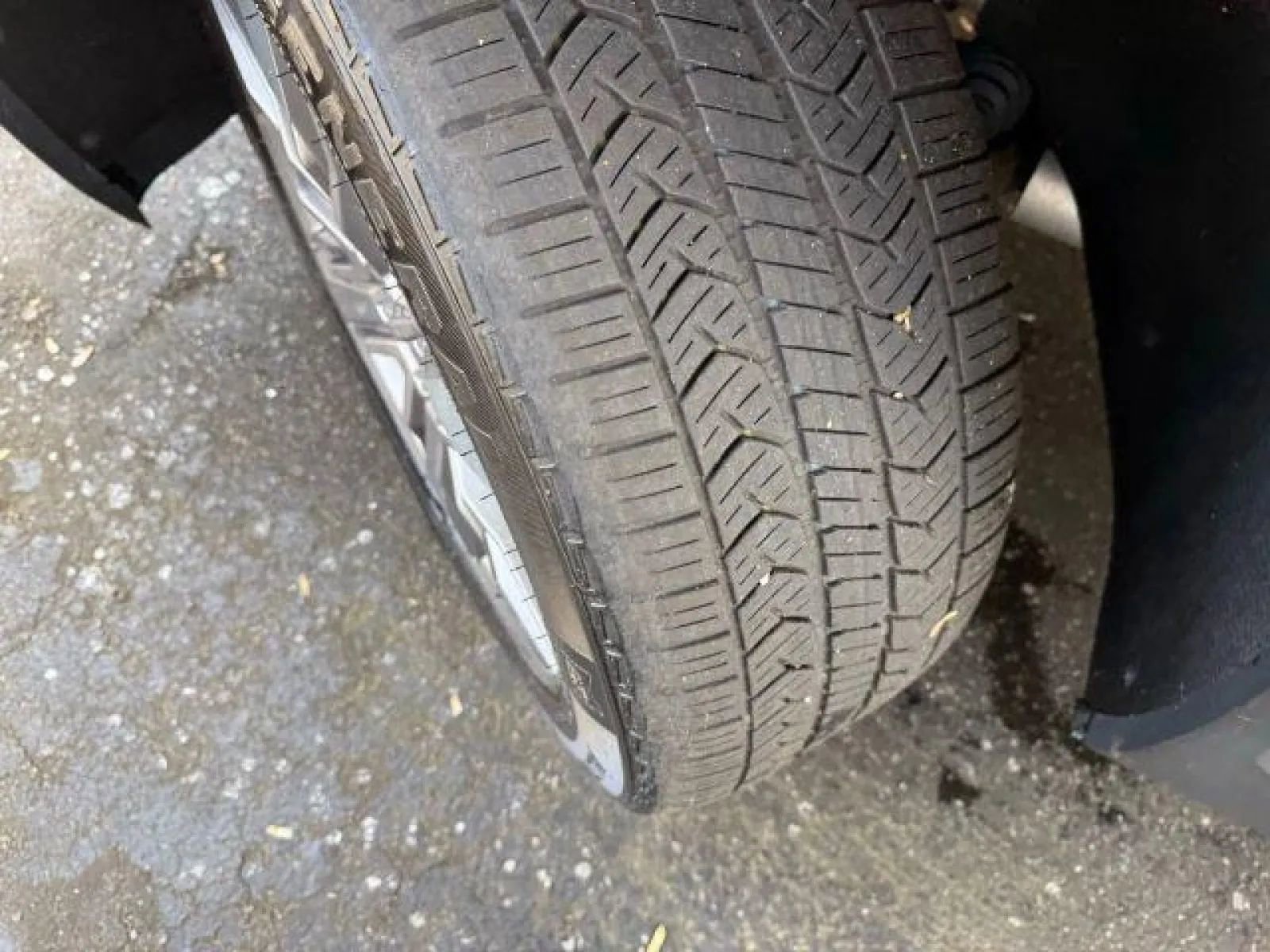 Used 2019 GMC Acadia SLT w/ LPO, Floor Liner Package image 43