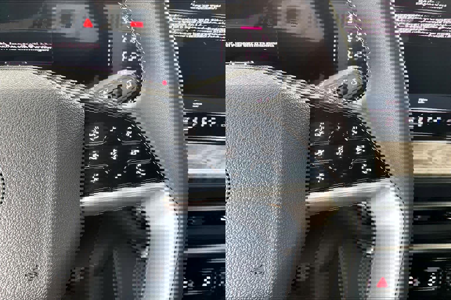 Used 2025 Audi Q5 Premium Plus w/ Premium Plus image 24