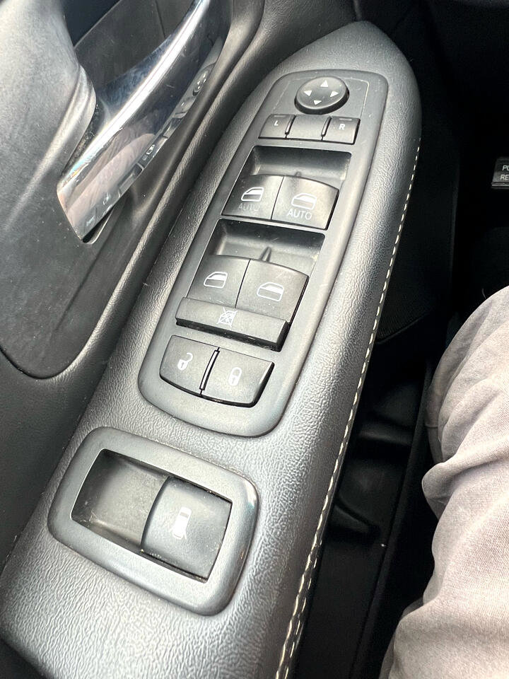 Used 2017 Dodge Grand Caravan SE image 20