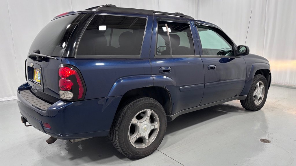 Used 2008 Chevrolet TrailBlazer LT w/ Sun And Sound Package AWD/4WD image 5