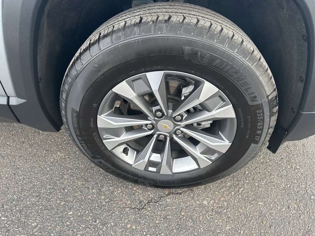 Used 2025 Chevrolet Equinox LT w/ Convenience Package II image 37