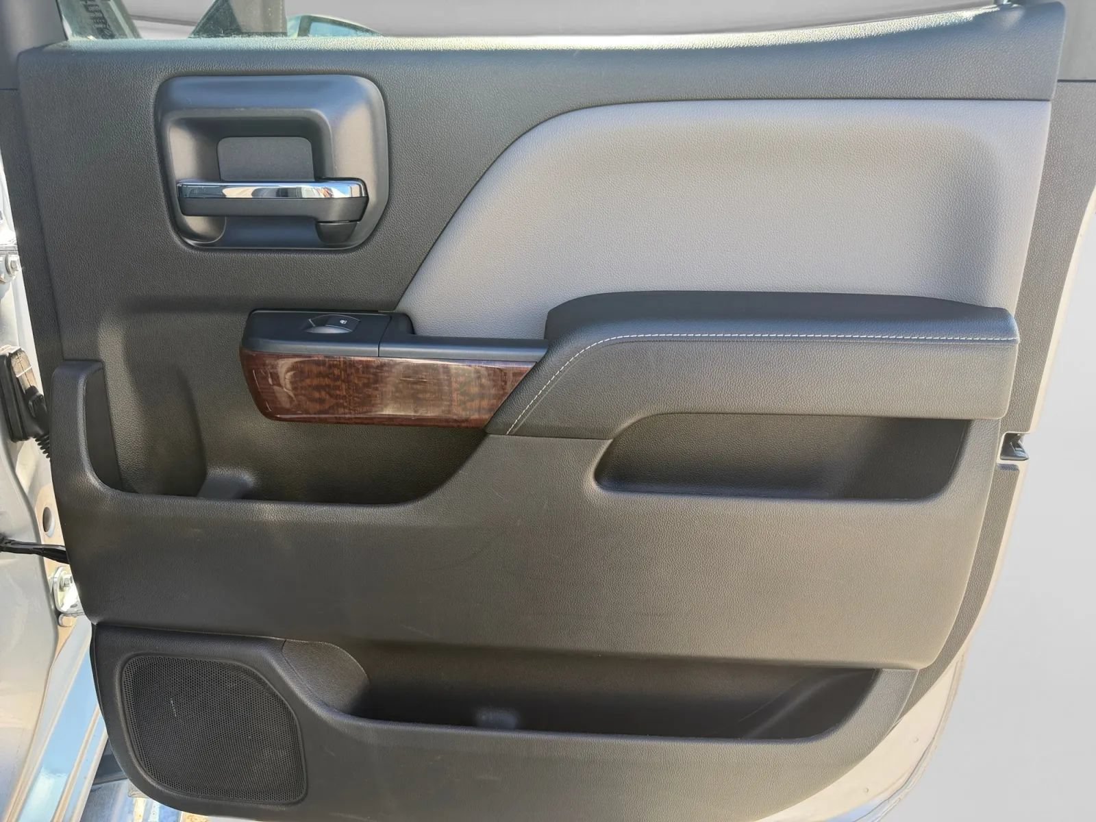 Used 2018 GMC Sierra 1500 SLT AWD/4WD image 28