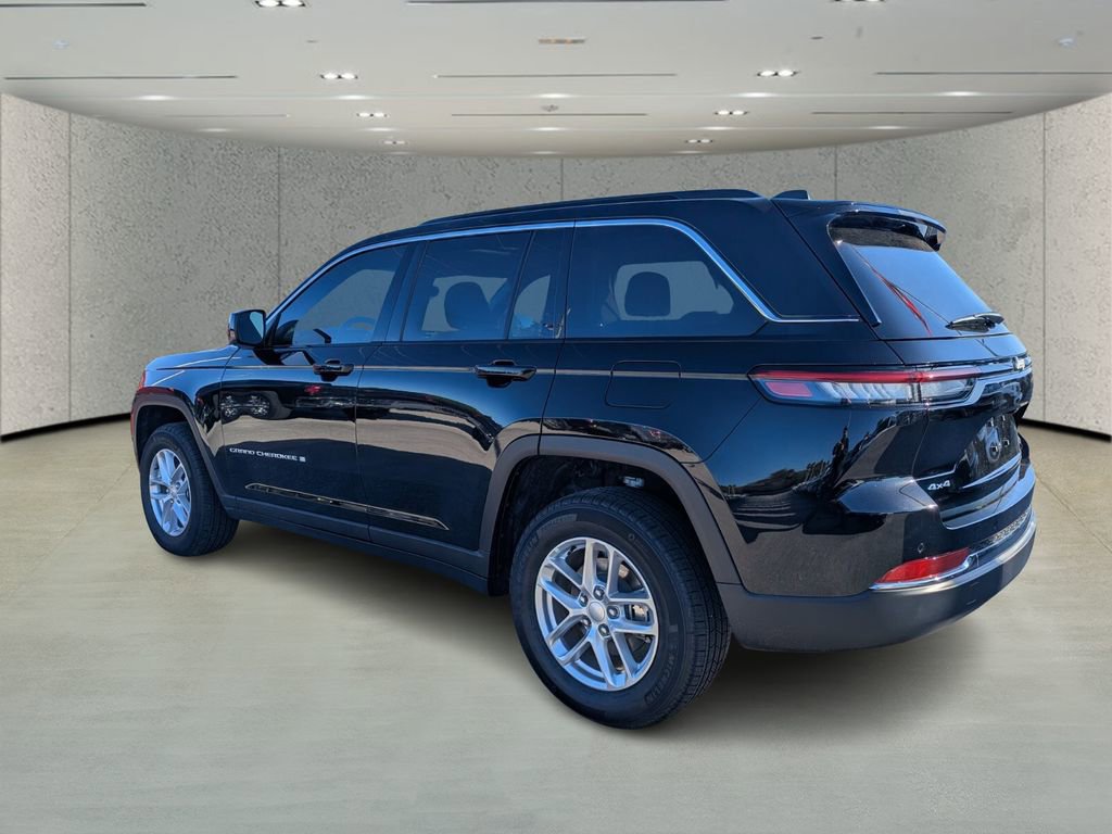 Used 2025 Jeep Grand Cherokee Laredo X w/ Trailer Tow Package image 5