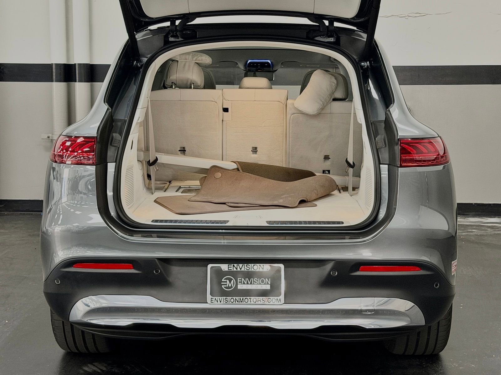 Certified 2023 Mercedes-Benz EQS 450+ 4MATIC SUV w/ Exclusive Trim Package image 15