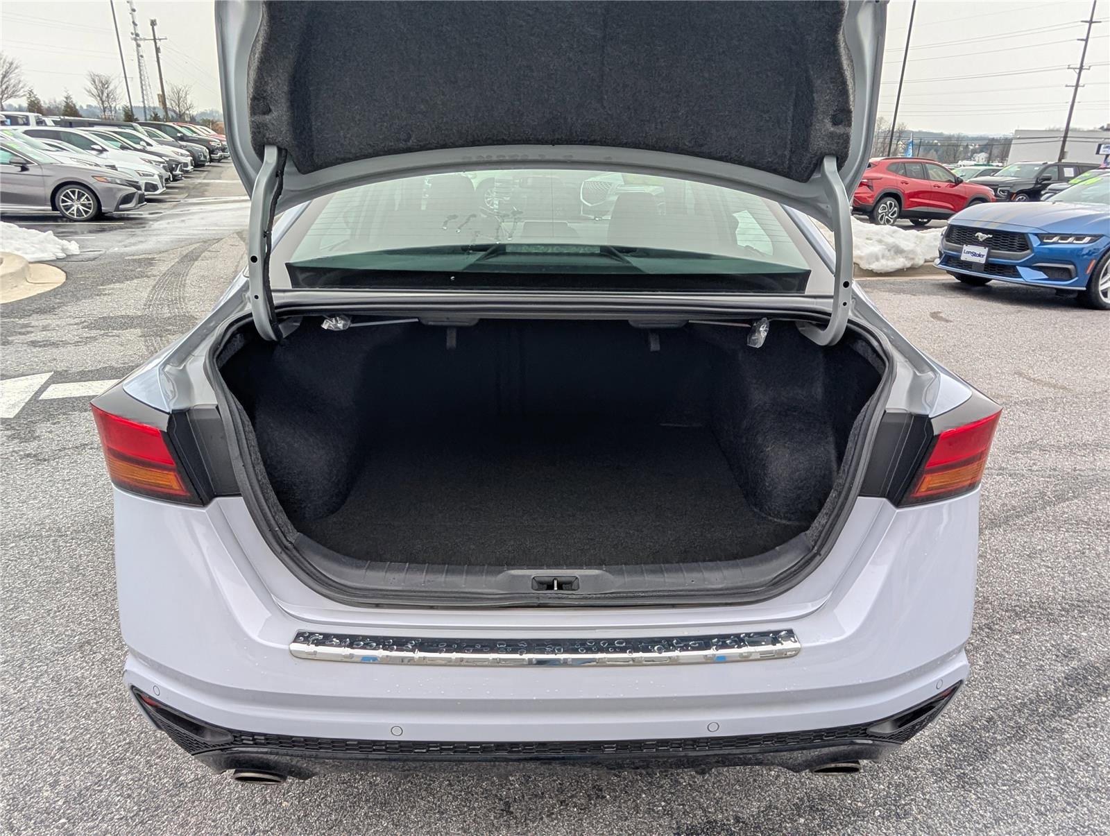 Used 2023 Nissan Altima 2.5 SR image 9