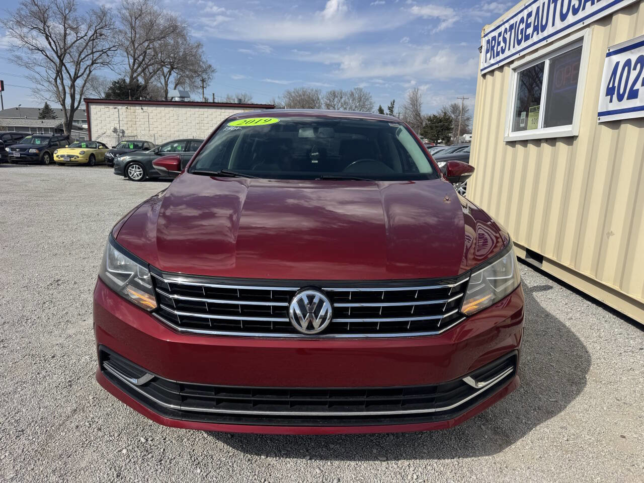 Used 2019 Volkswagen Passat 2.0T Wolfsburg w/ Wheels & Sunroof Package FWD image 2