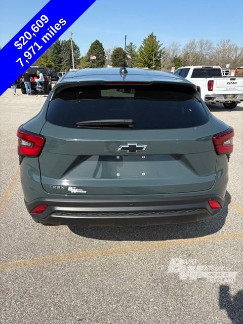 Used 2025 Chevrolet Trax LS w/ LS Convenience Package FWD image 5