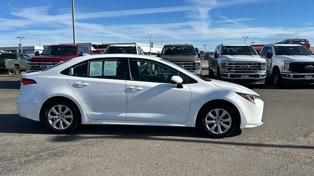 Used 2022 Toyota Corolla LE w/ Carpet Mat Package (TMS) image 2