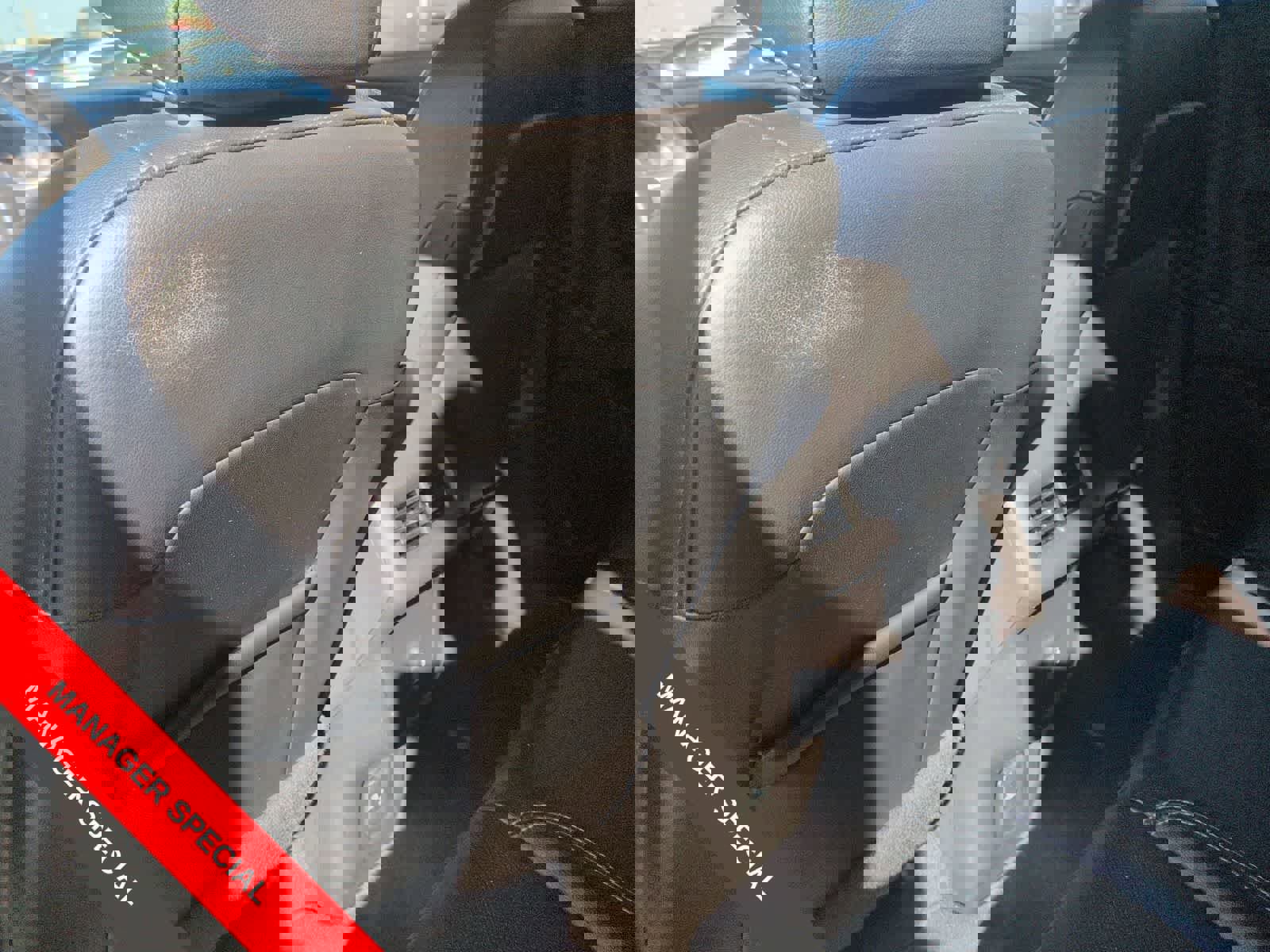 Used 2023 GMC Terrain SLT image 16