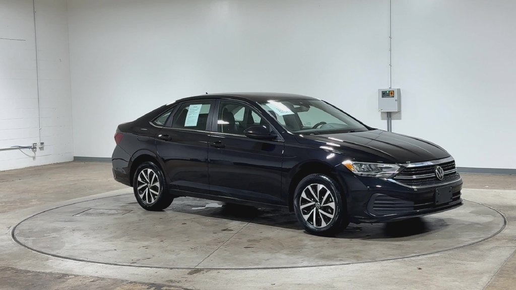 Used 2024 Volkswagen Jetta S FWD image 3