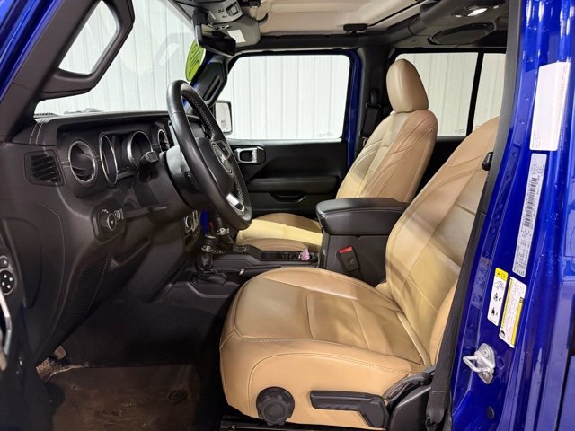 Used 2018 Jeep Wrangler Unlimited Sahara w/ Uconnect 4C Nav & Sound Group image 8