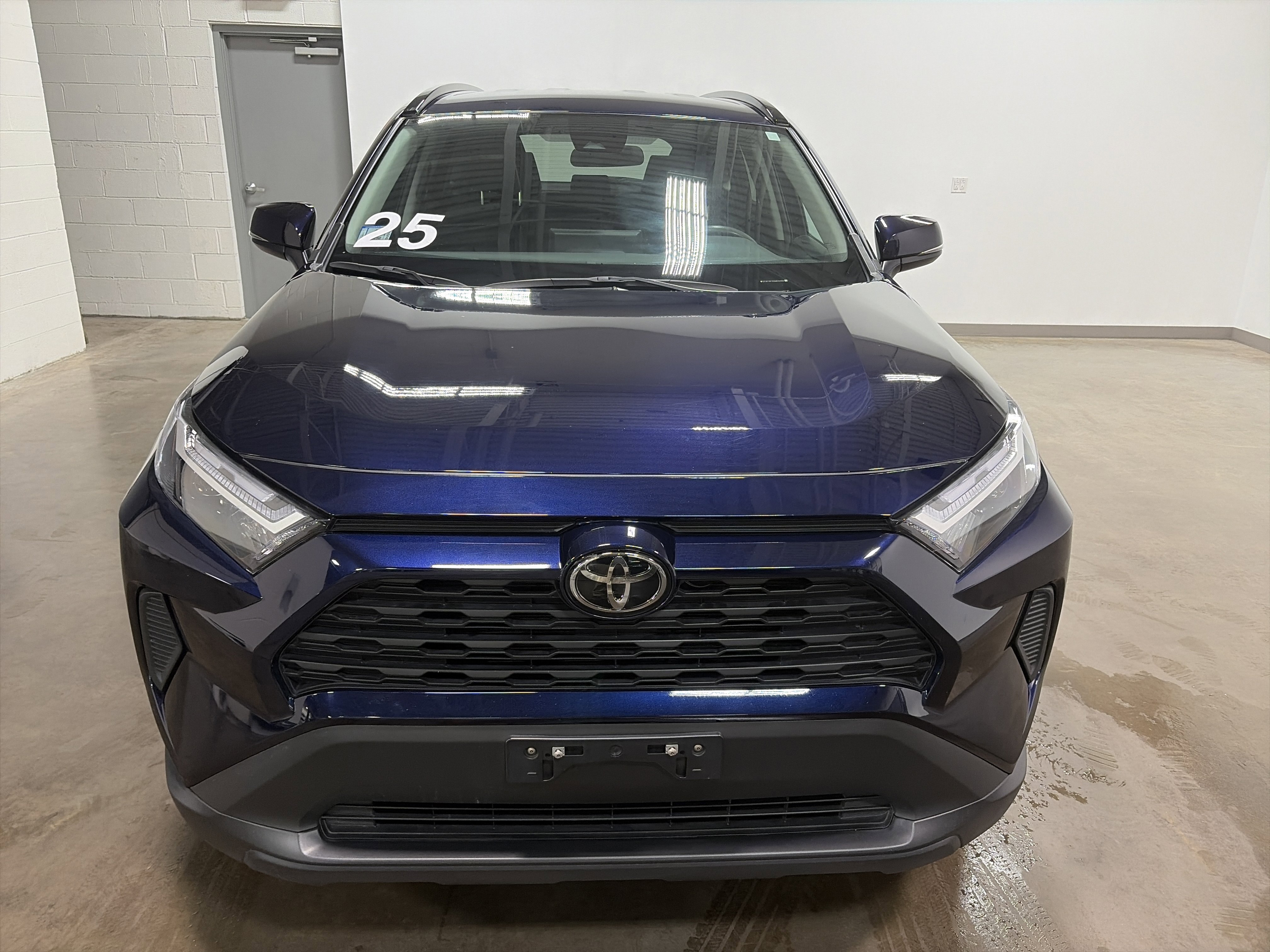 Used 2025 Toyota RAV4 XLE AWD/4WD image 34